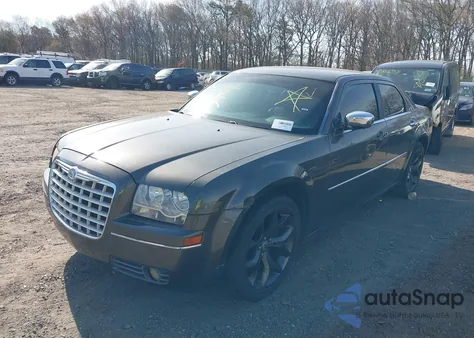2010 Chrysler 300 Touring/Signature Series/Executive Series из США, поврежденный, VIN 2C3CA5CV5AH235736